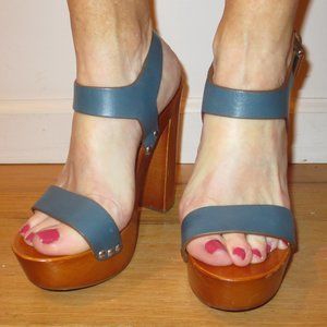 DSQUARED2 Medium Blue Leather Wood Platform High Heeled Sandals